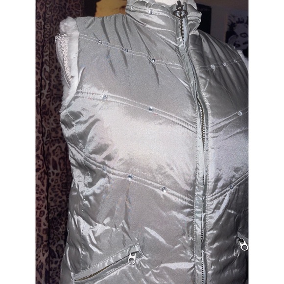 Kid’s Silver The Children’s Place Puffer Vest 👽 - Picture 7 of 13